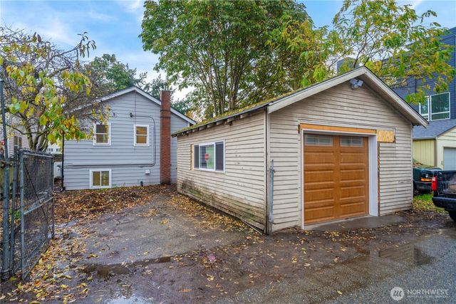 6929 Ellis Avenue S, Seattle, WA 98108