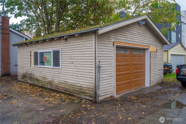 6929 Ellis Avenue S, Seattle, WA 98108