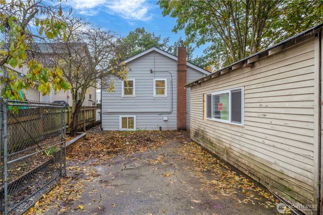 6929 Ellis Avenue S, Seattle, WA 98108