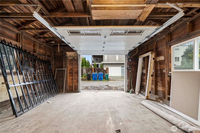 6929 Ellis Avenue S, Seattle, WA 98108