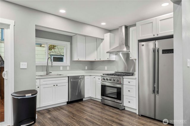 6929 Ellis Avenue S, Seattle, WA 98108