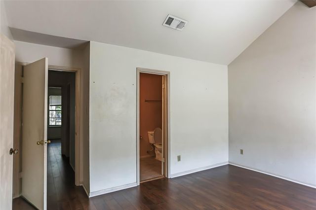 9901 Sharpcrest Street J7, Houston, TX 77036