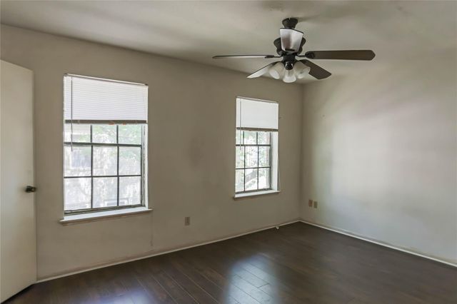 9901 Sharpcrest Street J7, Houston, TX 77036