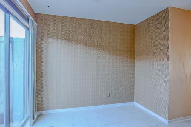 9901 Sharpcrest Street J7, Houston, TX 77036