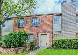 9901 Sharpcrest Street J7, Houston, TX 77036