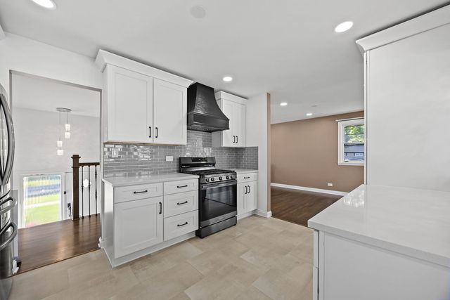 1138 Timber Lane, Darien, IL 60561
