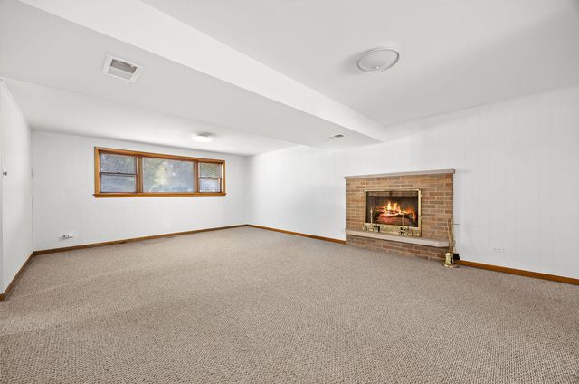1138 Timber Lane, Darien, IL 60561