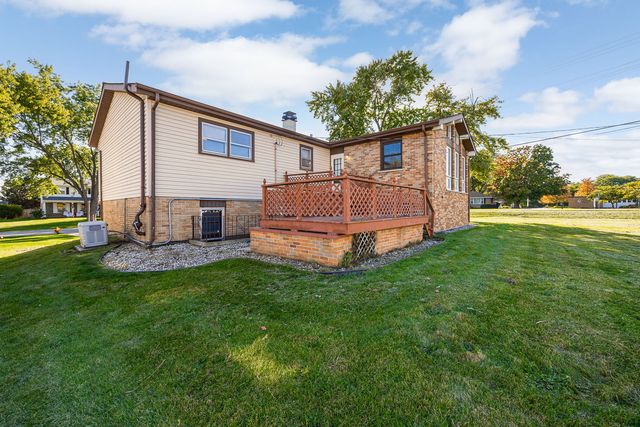 1138 Timber Lane, Darien, IL 60561