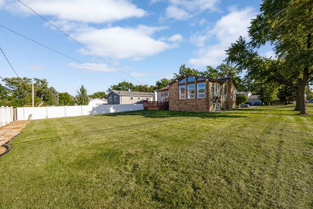 1138 Timber Lane, Darien, IL 60561