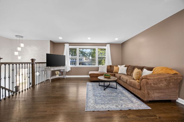 1138 Timber Lane, Darien, IL 60561