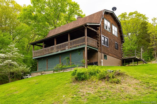 28 Wonderland Drive, Hopewell Junction, NY 12533