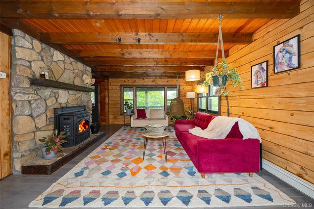 28 Wonderland Drive, Hopewell Junction, NY 12533