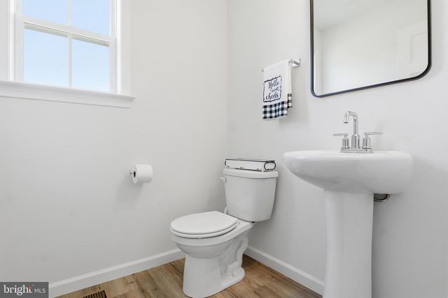 525 DIETZ RD, York, PA 17402