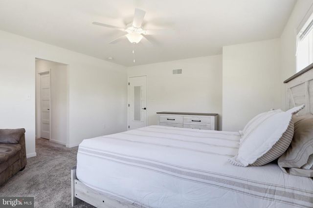 525 DIETZ RD, York, PA 17402