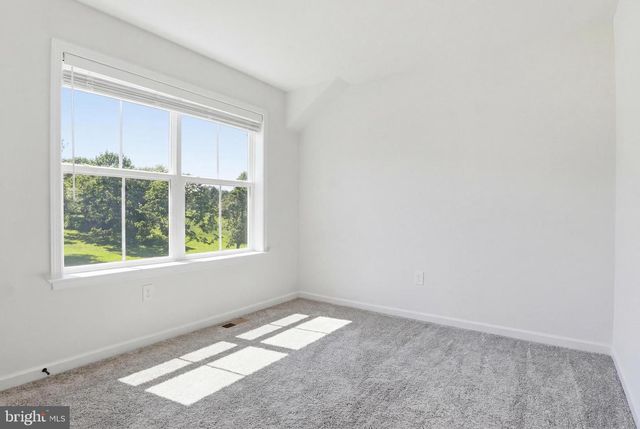 525 DIETZ RD, York, PA 17402