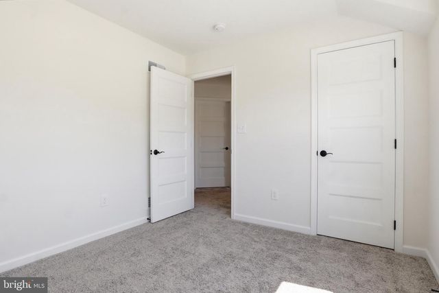 525 DIETZ RD, York, PA 17402