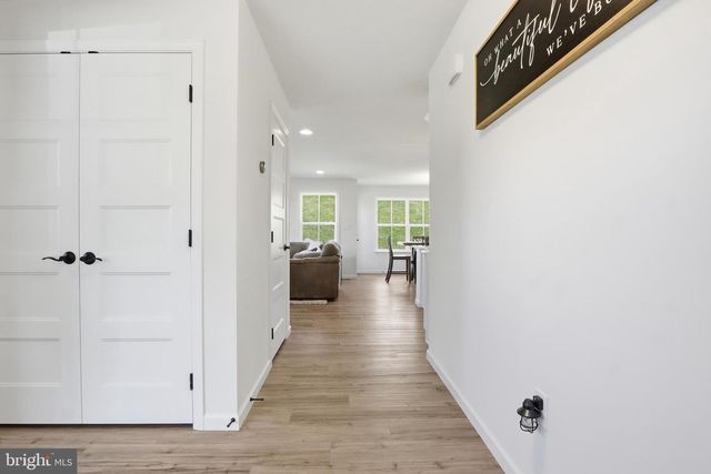 525 DIETZ RD, York, PA 17402