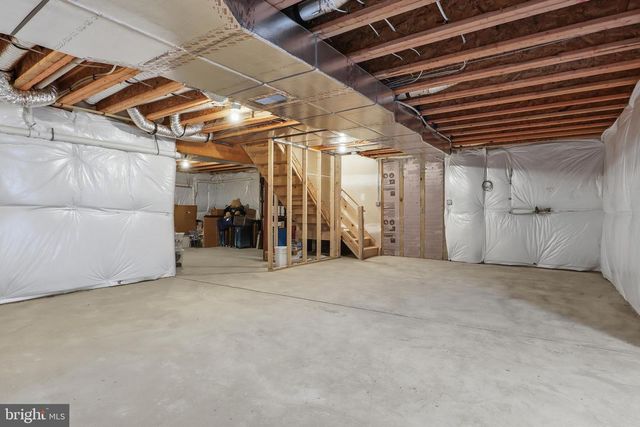 525 DIETZ RD, York, PA 17402