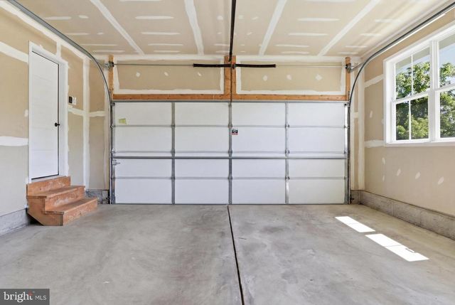 525 DIETZ RD, York, PA 17402