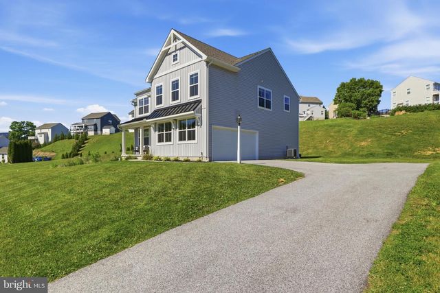 525 DIETZ RD, York, PA 17402