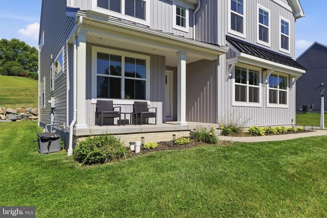 525 DIETZ RD, York, PA 17402