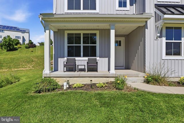 525 DIETZ RD, York, PA 17402