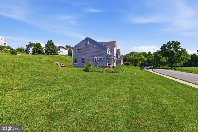 525 DIETZ RD, York, PA 17402