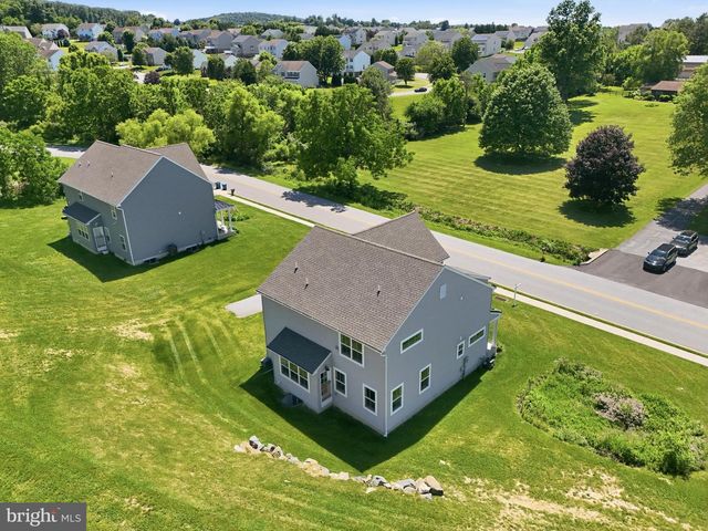 525 DIETZ RD, York, PA 17402