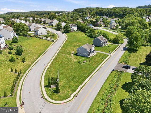 525 DIETZ RD, York, PA 17402