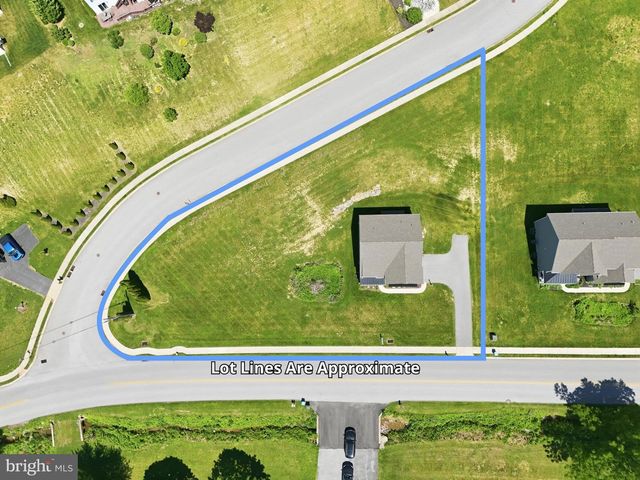 525 DIETZ RD, York, PA 17402