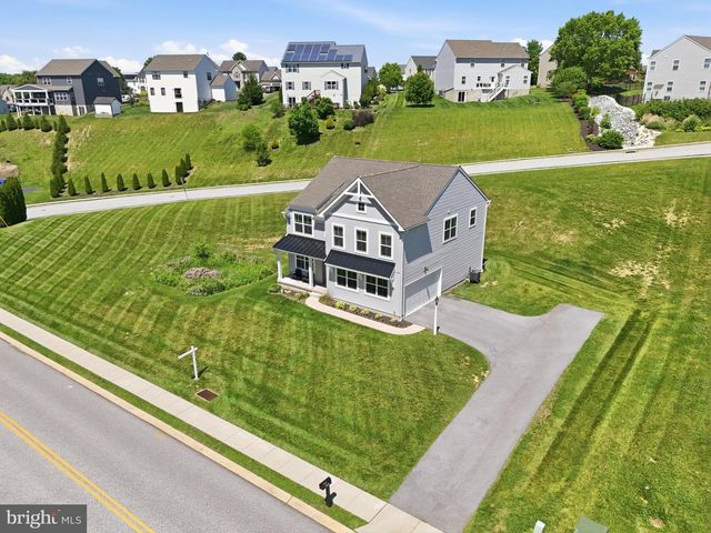 525 DIETZ RD, York, PA 17402