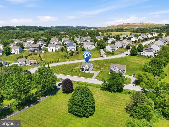 525 DIETZ RD, York, PA 17402