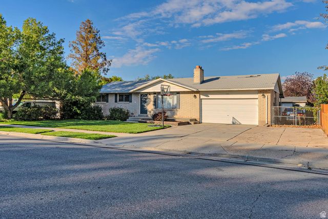 3246 W ROYALWOOD DR, Taylorsville, UT 84129