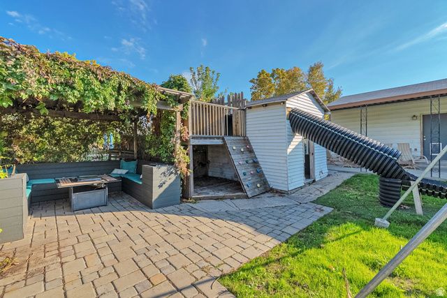 3246 W ROYALWOOD DR, Taylorsville, UT 84129