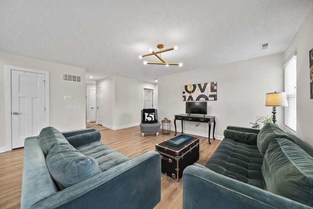 6443 Turning Stone Loop, Canal Winchester, OH 43110