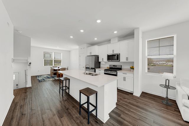 2101 Yellowstone Boulevard, Mundelein, IL 60060