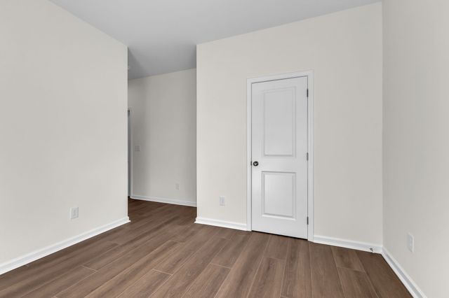 606 Nightengale Ridge Dr, Columbia, TN 38401