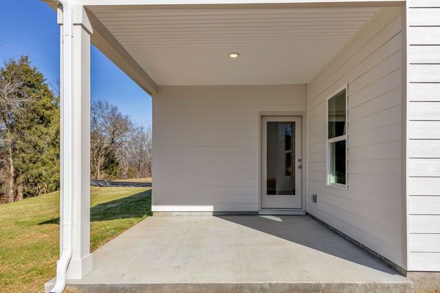 606 Nightengale Ridge Dr, Columbia, TN 38401