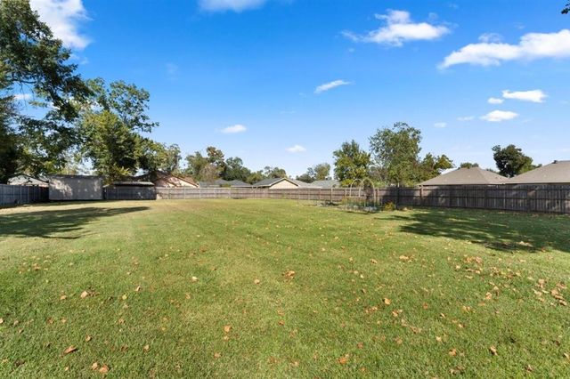 417 E School Street, Lake Charles, LA 70605