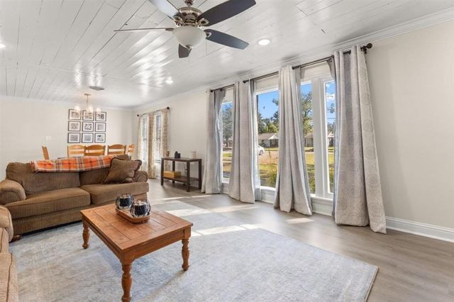 417 E School Street, Lake Charles, LA 70605