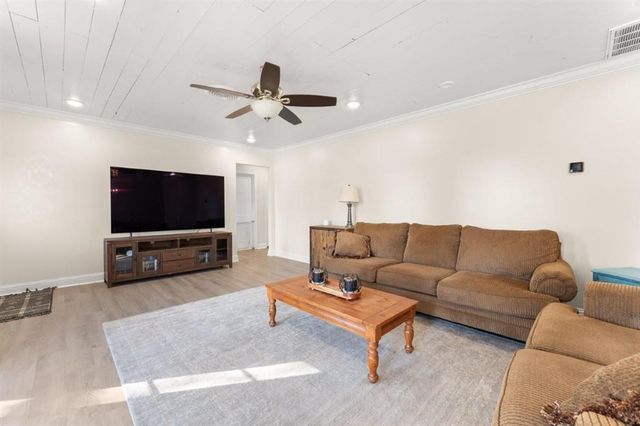 417 E School Street, Lake Charles, LA 70605