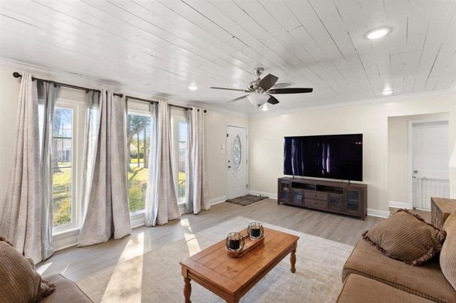 417 E School Street, Lake Charles, LA 70605