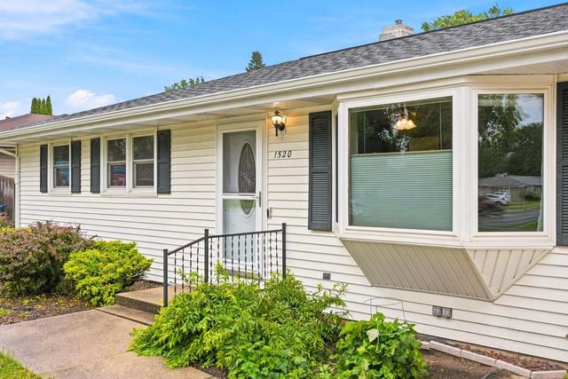 1520 N Pontiac Drive, Janesville, WI 53545