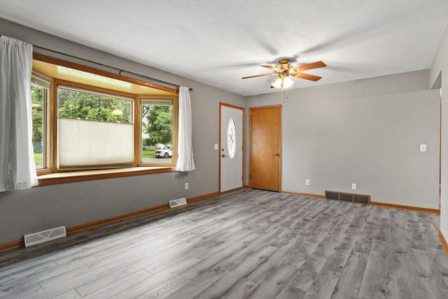 1520 N Pontiac Drive, Janesville, WI 53545