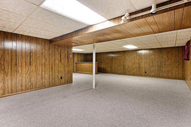 1520 N Pontiac Drive, Janesville, WI 53545