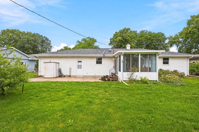 1520 N Pontiac Drive, Janesville, WI 53545