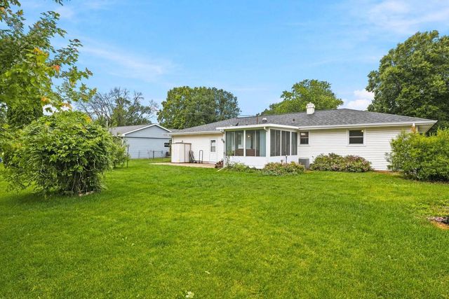 1520 N Pontiac Drive, Janesville, WI 53545