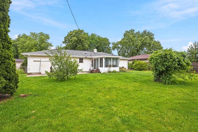 1520 N Pontiac Drive, Janesville, WI 53545