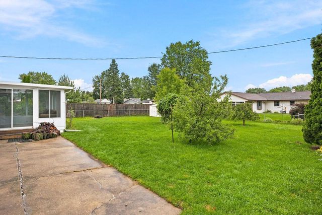 1520 N Pontiac Drive, Janesville, WI 53545