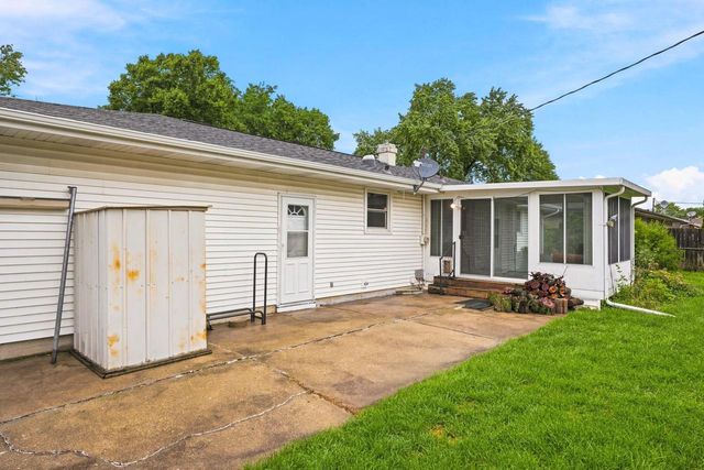 1520 N Pontiac Drive, Janesville, WI 53545